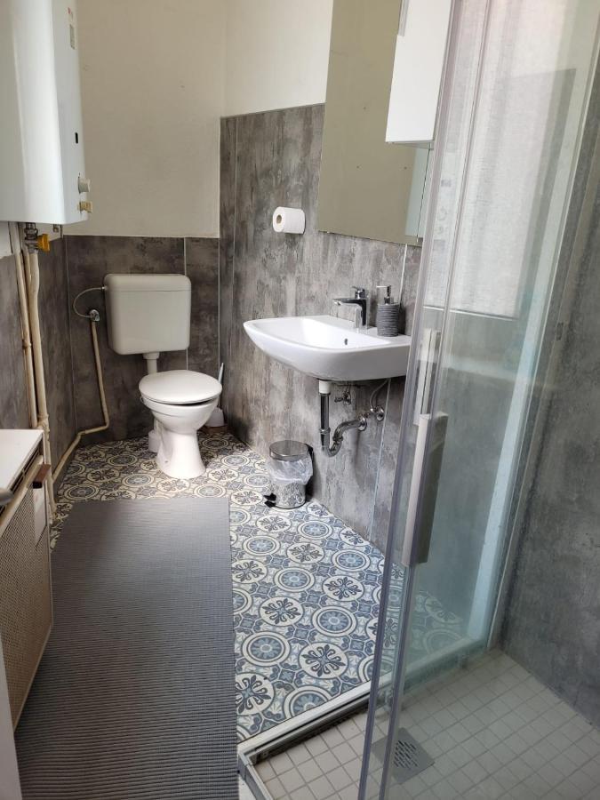 Guenstige Monteurwohnung In บาดกรุนด์ ภายนอก รูปภาพ
